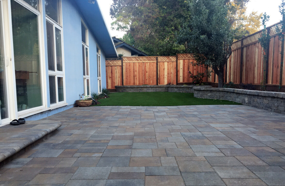 Beautiful concrete patio with retaining wall in Brea, CA